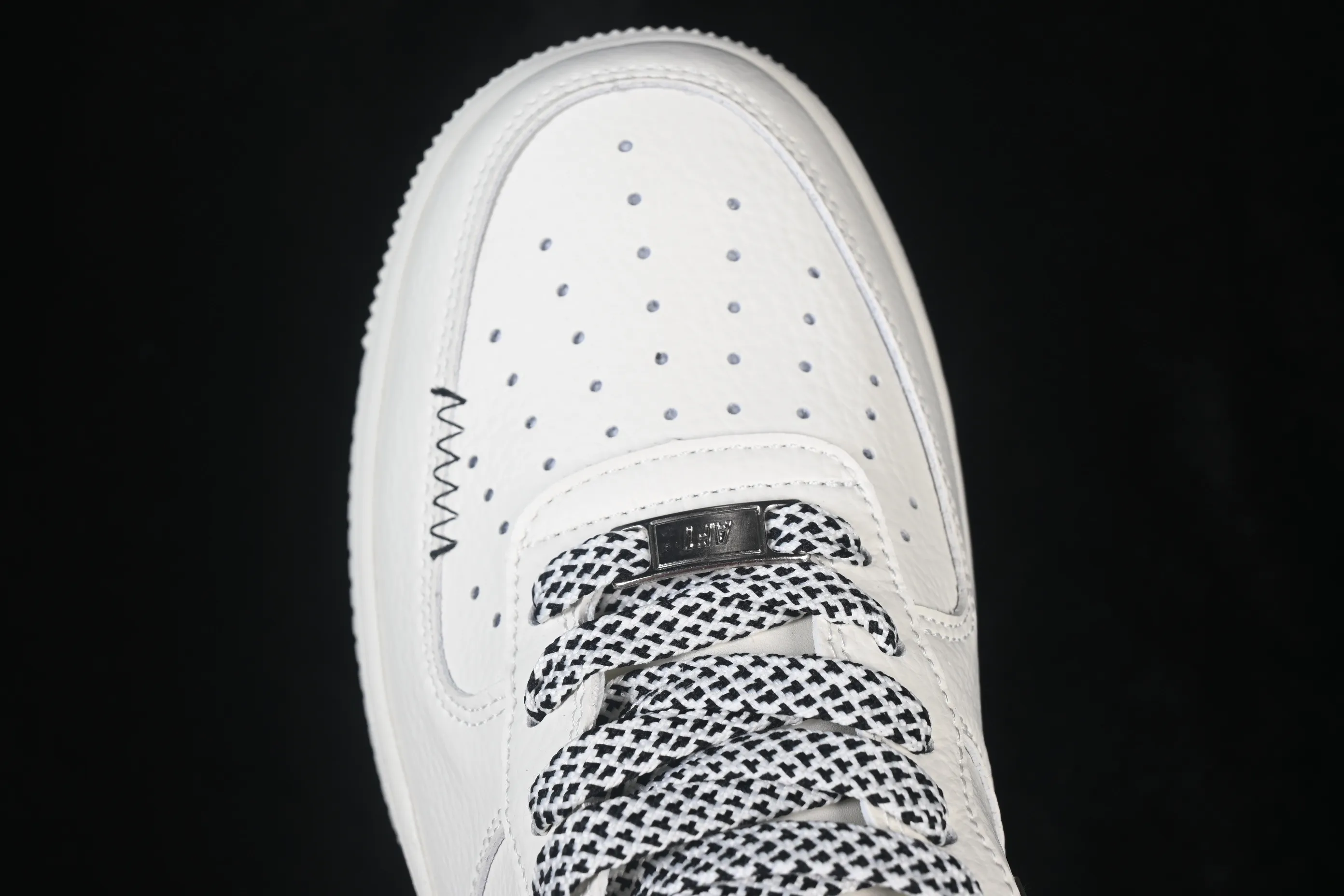 All categories Nk Air Force 1 Air Force series Nk Air Force 1 Low Air Force low-top Nike Air Force 1'07 Low black and white contrast Air Force 1 low-top casual sneakers MM3399-817